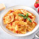 Mezzaluna-Quatro-Queijos-Com-Gorgonzola-Ao-Molho-Caprese-Kg